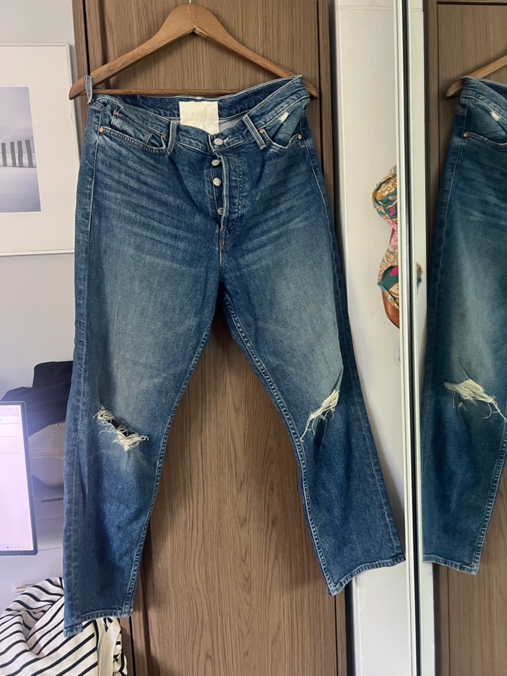 Classic Distressed Women’s Jeans - Blue